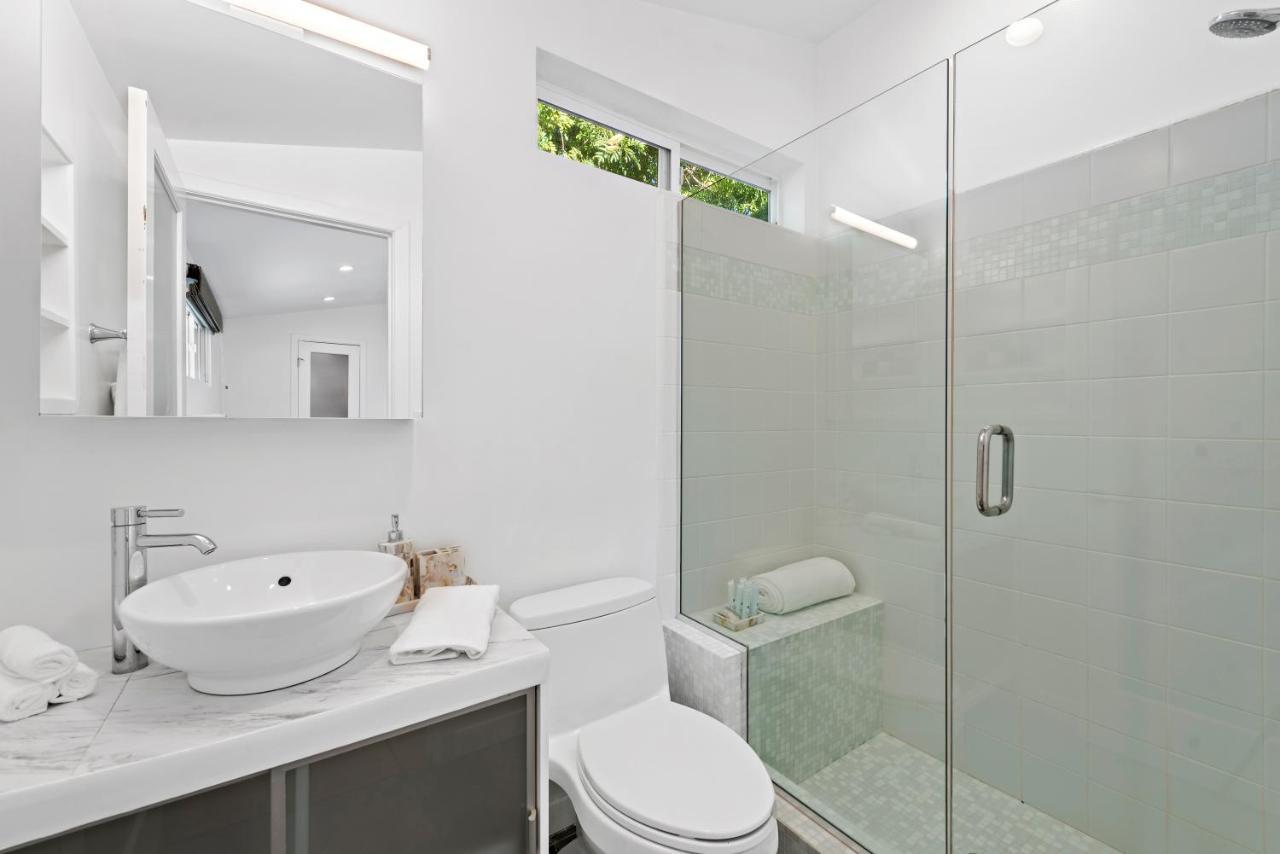 Villa Modern Bali-inspired Hills Retreat *